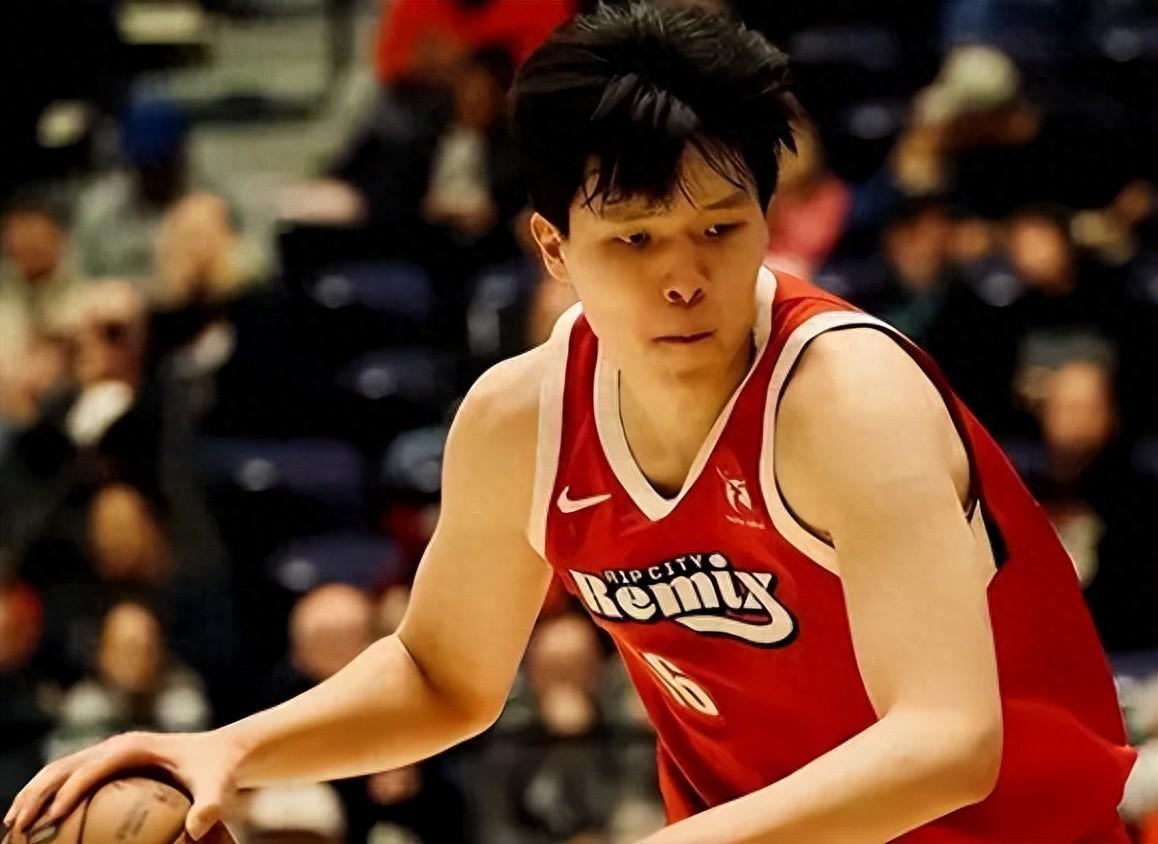 爱游戏-16投14中，砍31+8！杨瀚森最强一战，斯普利特该给机会了